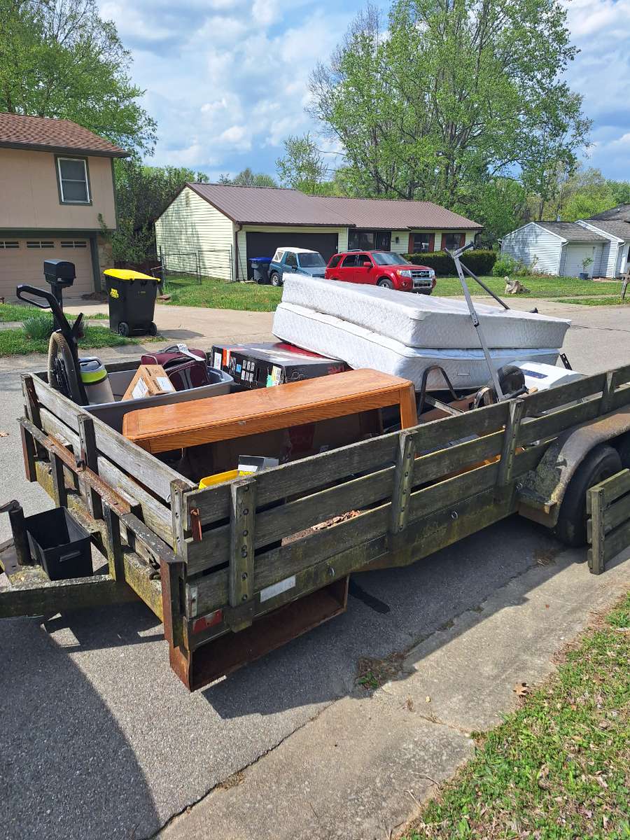 Junk hauling trailer ready for pickup